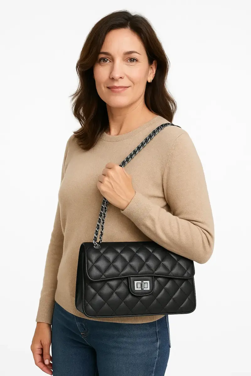 Cartera negra acolchada con cadena metálica - 2