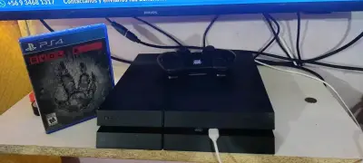 Consola PS4 con juego Evolve y control - miniatura 1