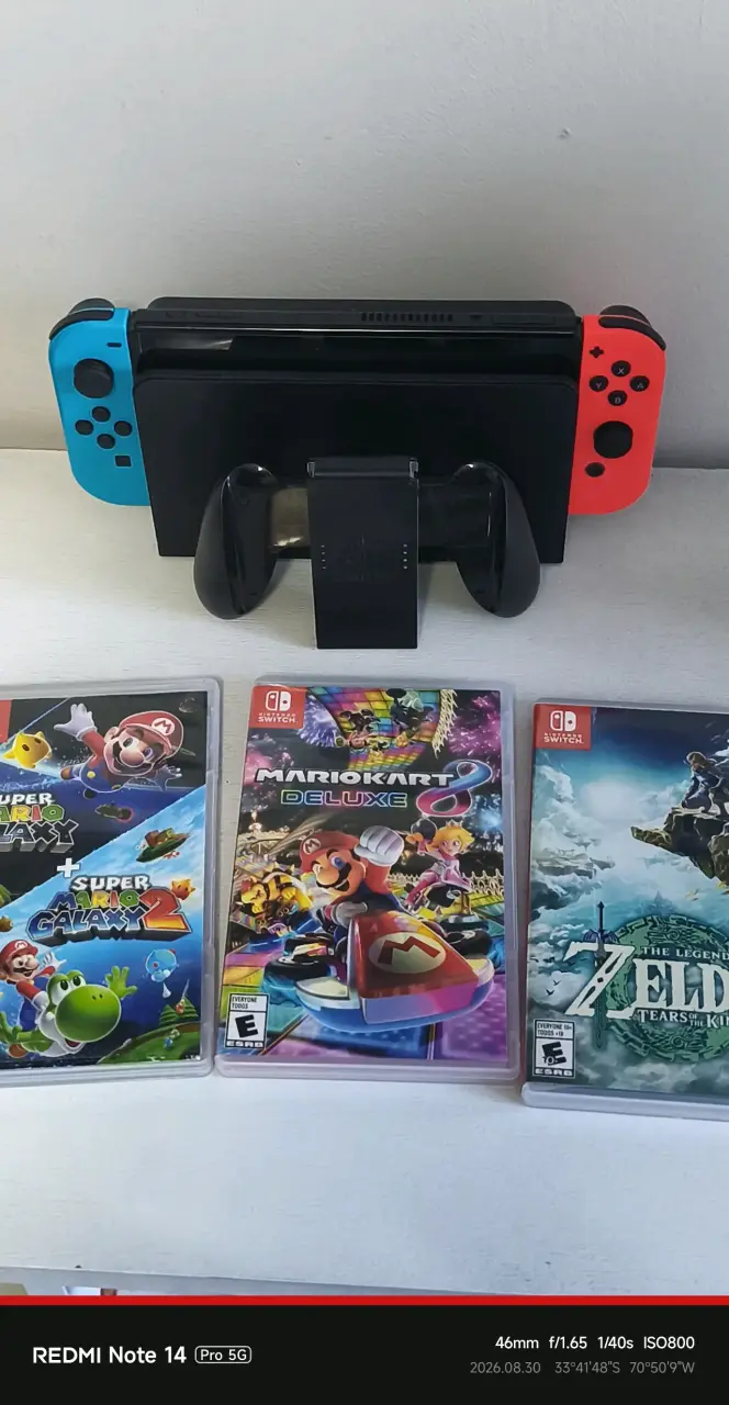 Consola Nintendo Switch con Juegos y Controlador - 3
