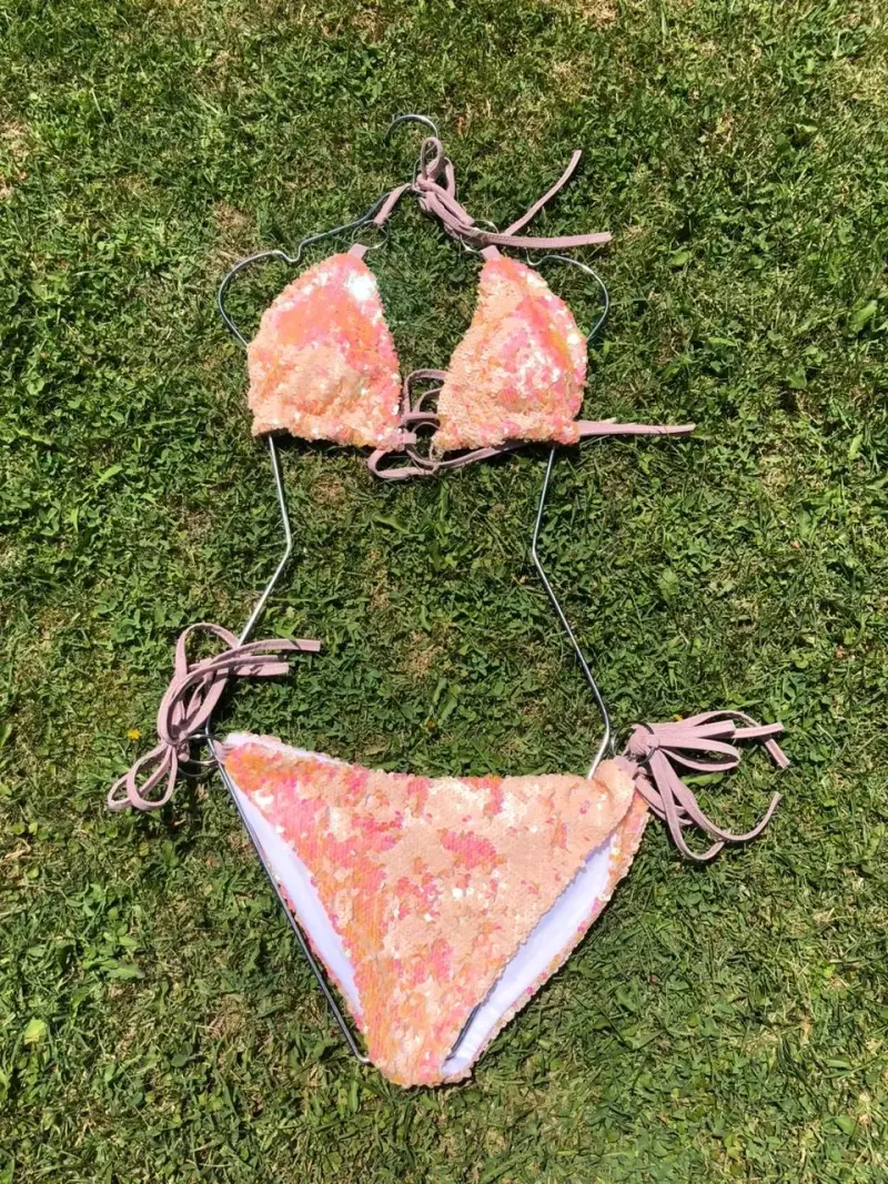Bikini estampado floral con detalles de encaje - 3