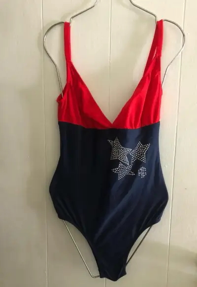 Traje de baño entero rojo y azul con estrellas ita - miniatura 1