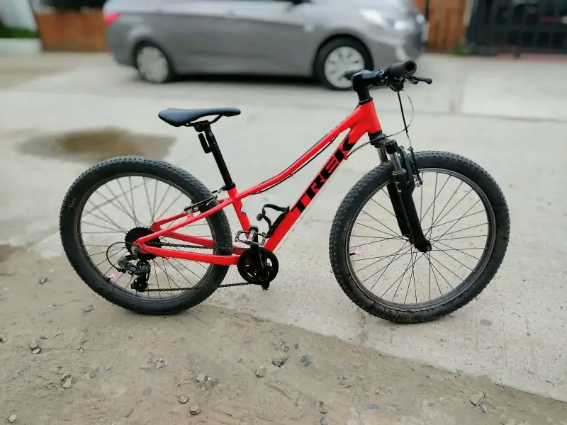 Bicicleta Trek para niños color rojo
