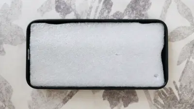 Funda de cuero para iPhone 13 - miniatura 2
