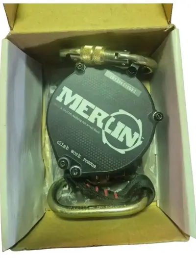 Cinta retráctil Merlin para trabajos en altura - miniatura 2