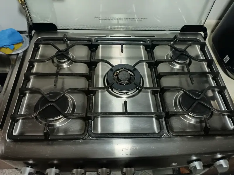 Cocina a gas Mabe con horno y 6 quemadores - 3