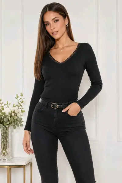 Polera Blu Girl Negra con Encaje - miniatura 2