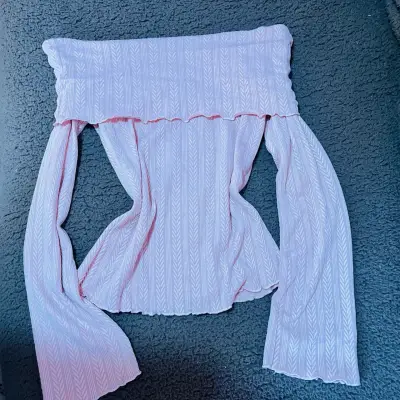 Blusa hombros descubiertos rosa claro - miniatura 1