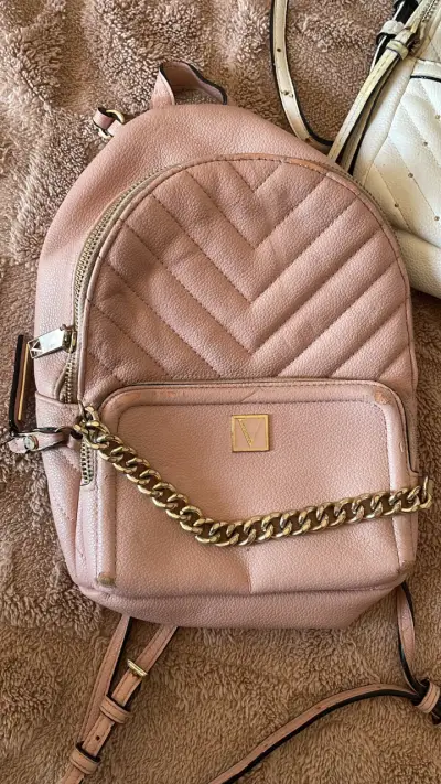 Mochila victoria secret pequeña rosada - miniatura 1
