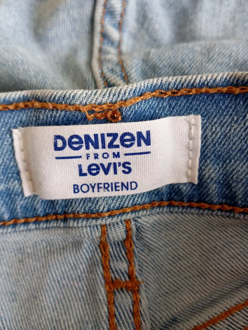 Jeans de mezclilla azul claro para mujer - 5