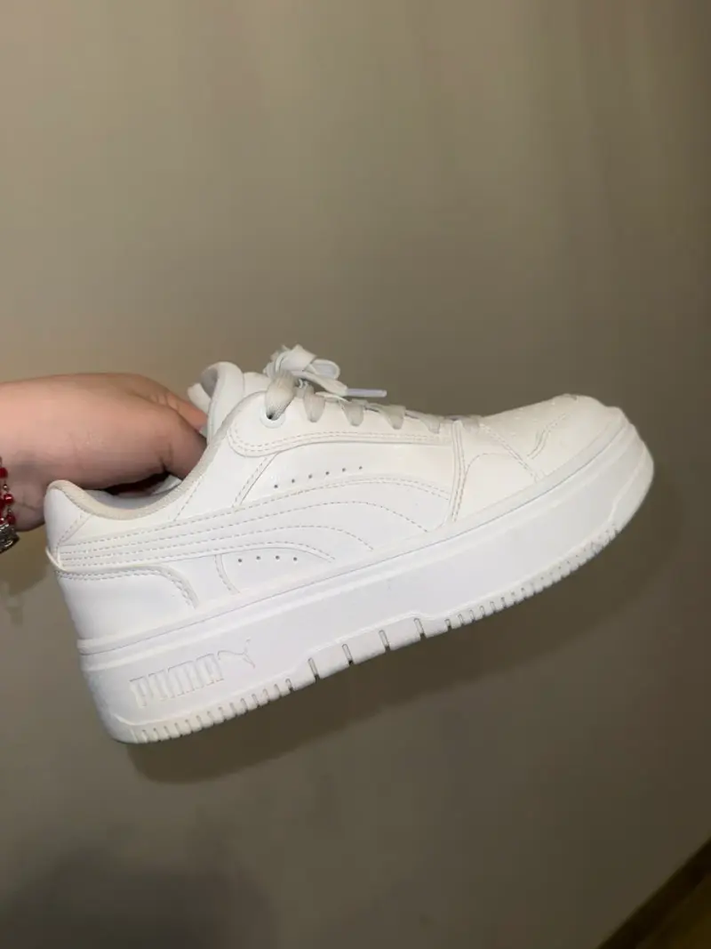 Zapatillas blancas Puma de cuero para mujer - 1