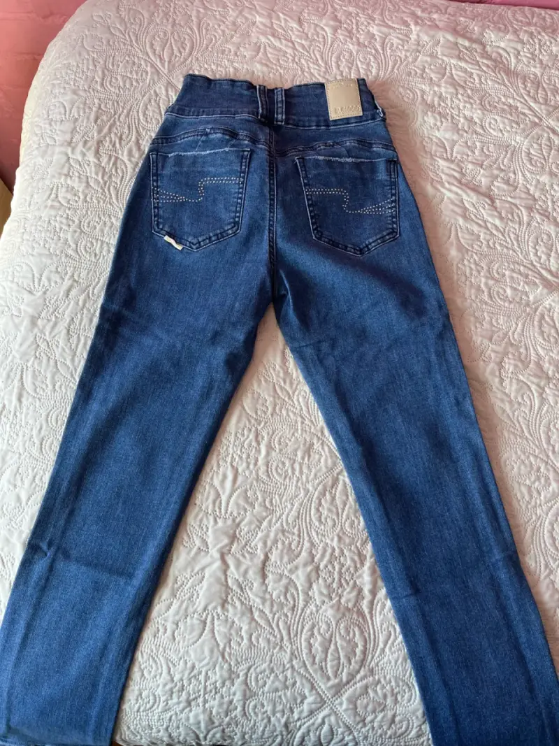 Jeans ajustados de mezclilla azul para mujer - 3