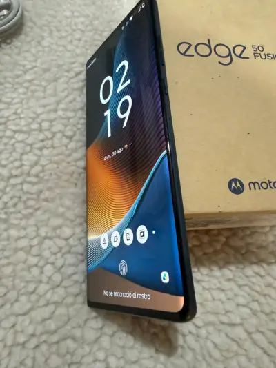 Smartphone Motorola Edge 50 Fusion con caja - miniatura 4