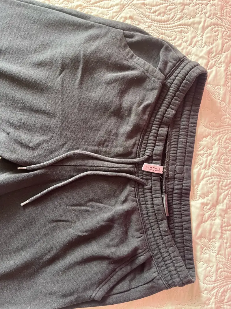 Buzo deportivo negros unisex - 2