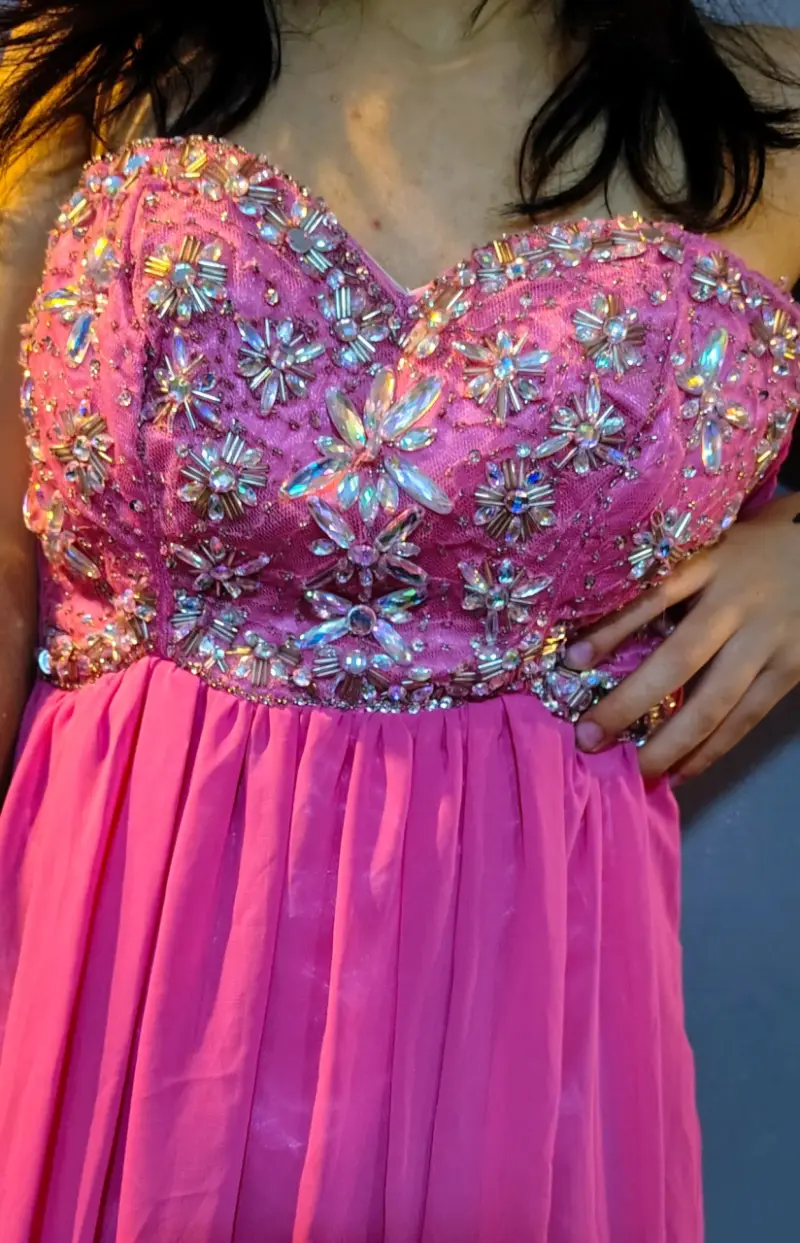 Vestido largo de fiesta rosa con pedrería - 3