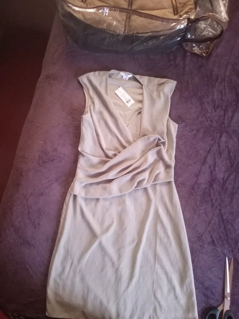 Vestido elegante gris sin mangas - 2