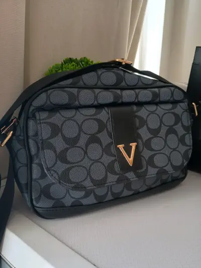 Bolso bandolera con diseño de círculos - miniatura 1