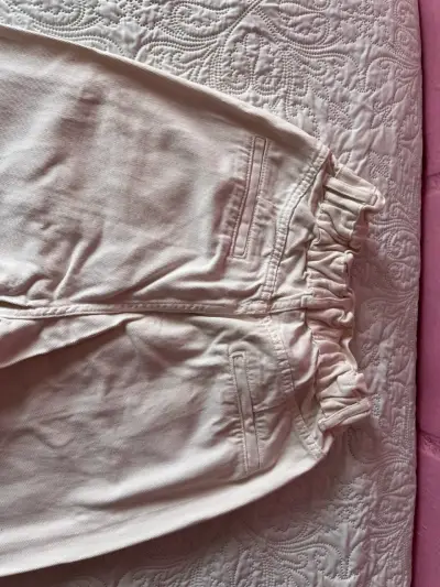 Pantalones beige de tiro alto Zara para mujer - miniatura 4