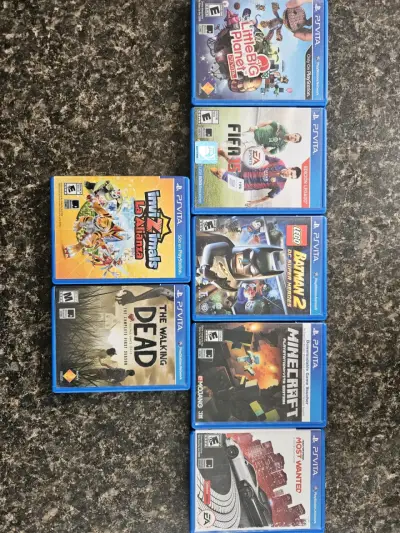 Consola PS Vita con estuche y juegos - miniatura 2