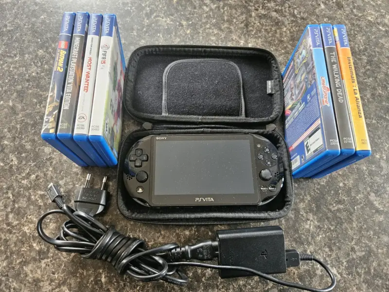 Consola PS Vita con estuche y juegos - 3