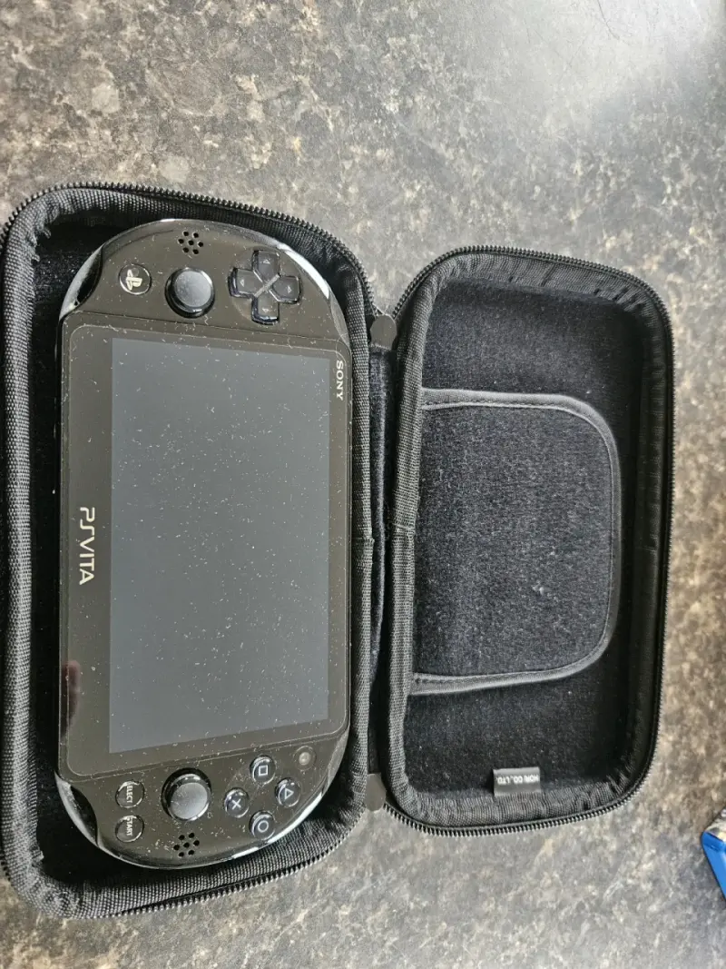Consola PS Vita con estuche y juegos - 5