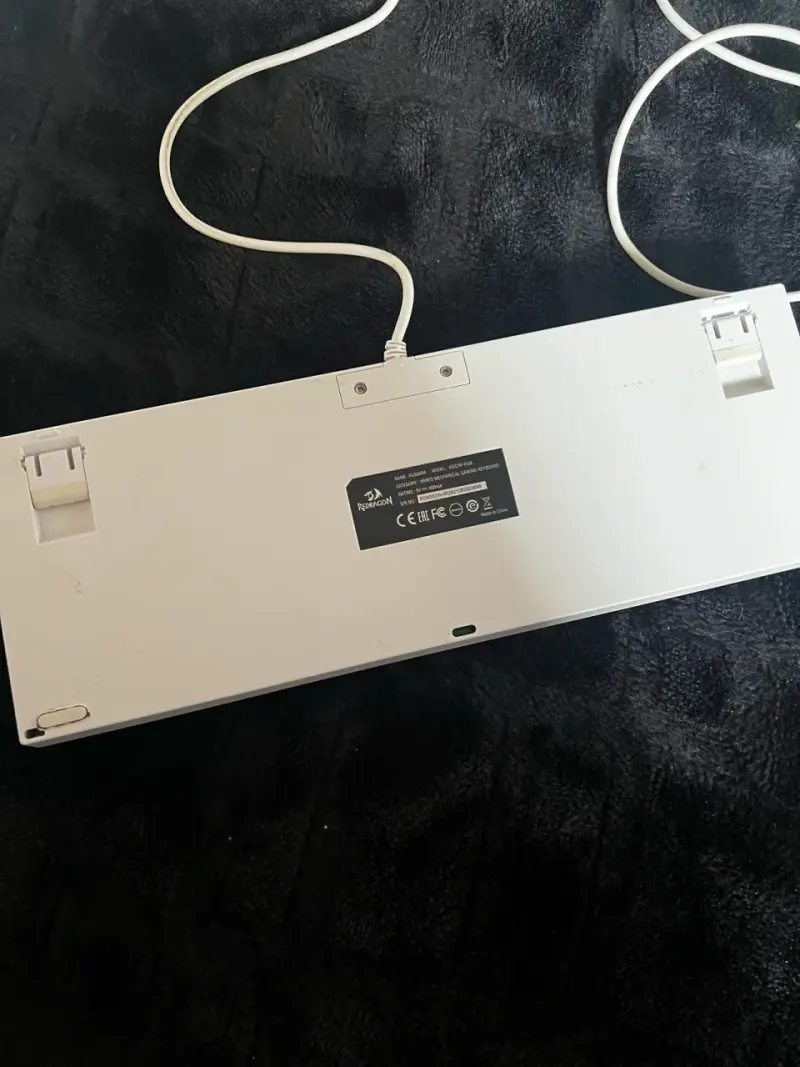 Teclado mecánico Redragon blanco - 2