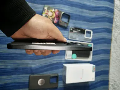 Xiaomi 14T con Fundas y Caja Original - miniatura 4