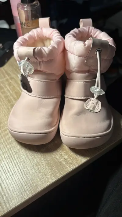 Botas UMA rosadas Talla 6 - miniatura 1