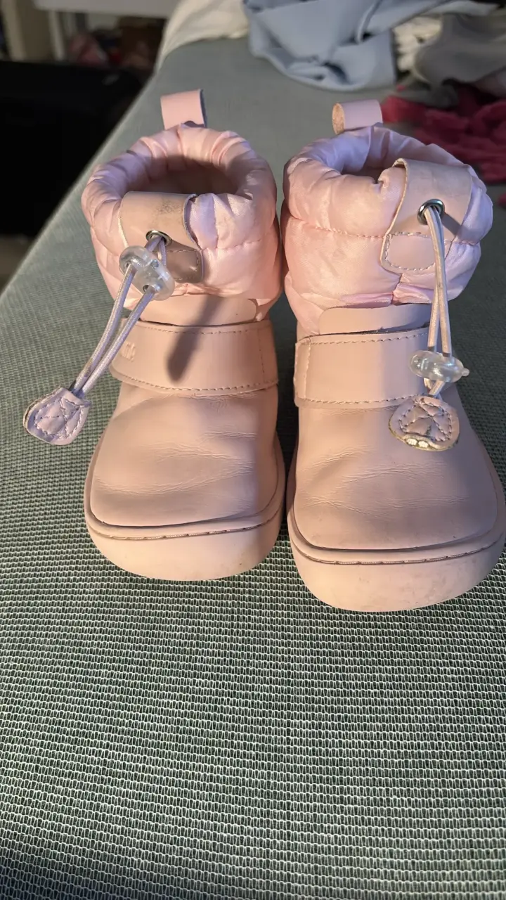 Botas UMA rosadas Talla 6 - 2