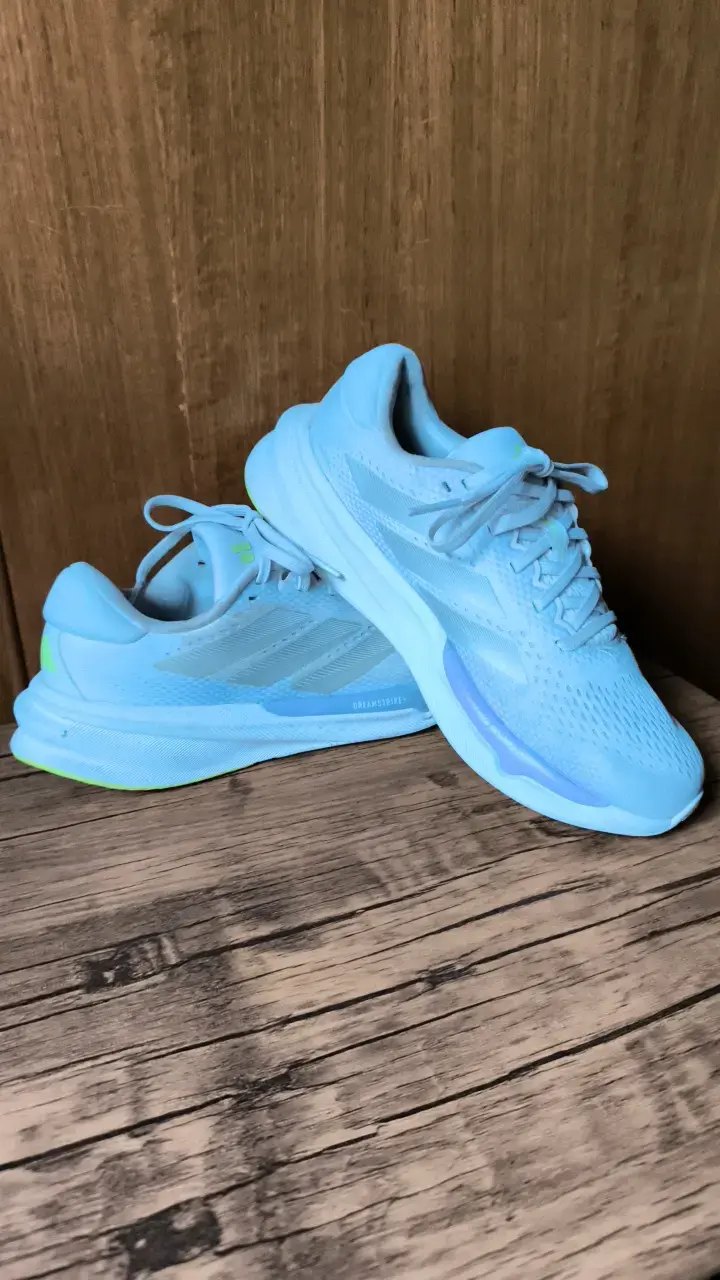 Zapatillas deportivas gris con moradopara correr - 2