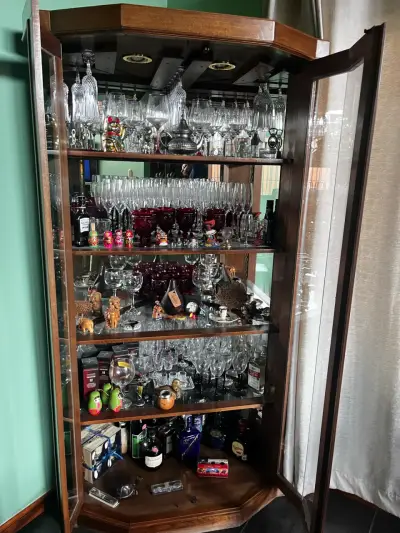 Vitrina Bar de madera con puertas de vidrio y luz - miniatura 2