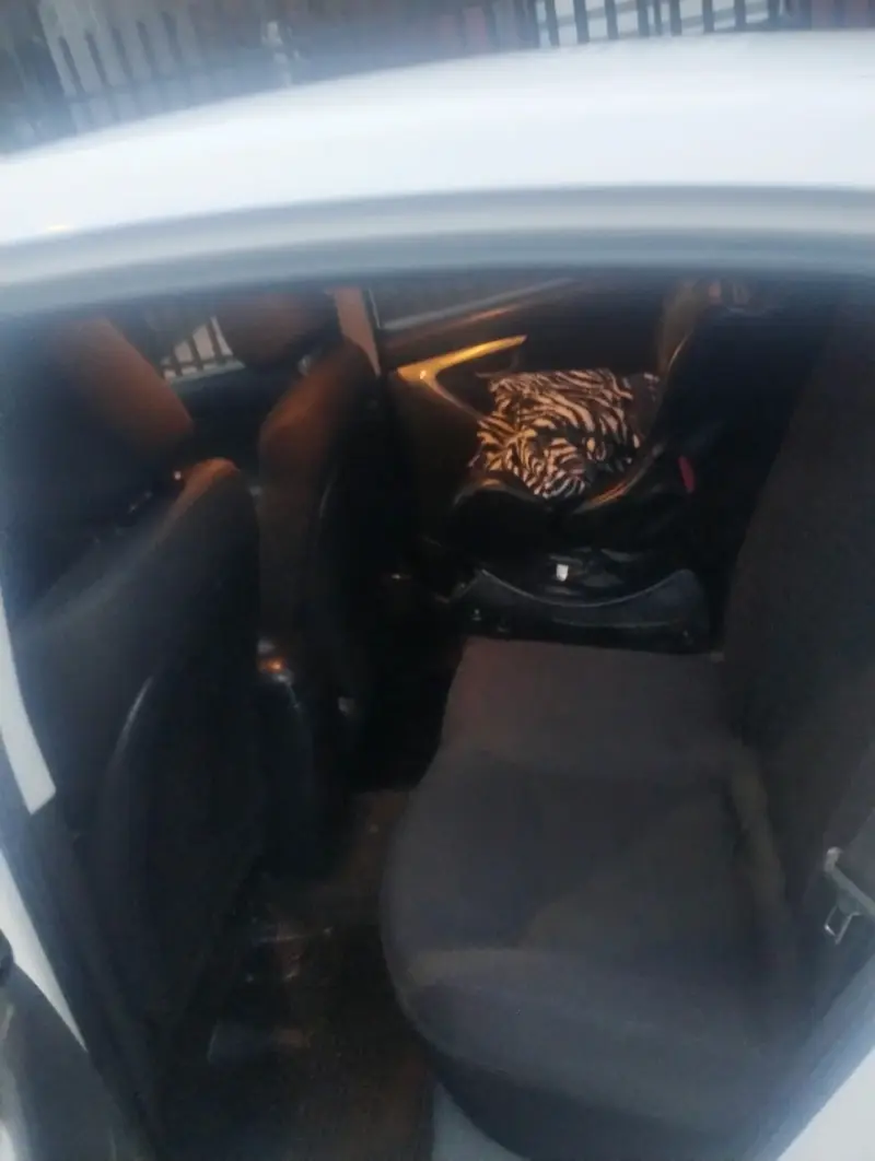 Hyundai Elantra 2013 en buen estado - 4