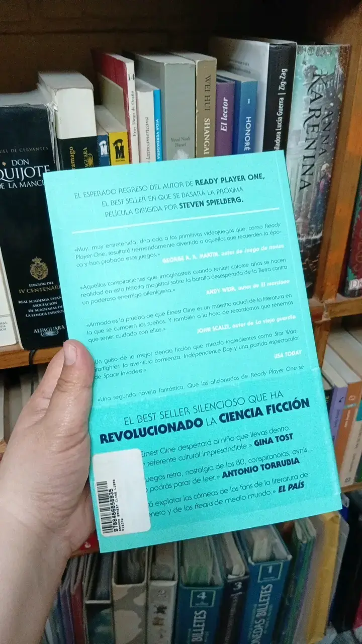 Libro Armada de Ernest Cline en buen estado - 2