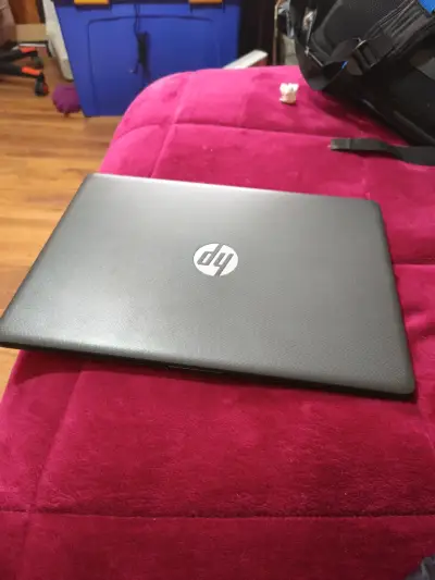 Laptop HP con Procesador Intel  en buen estado - miniatura 1