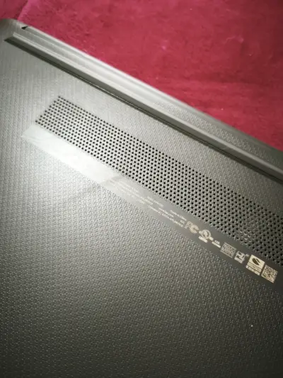 Laptop HP con Procesador Intel  en buen estado - miniatura 4