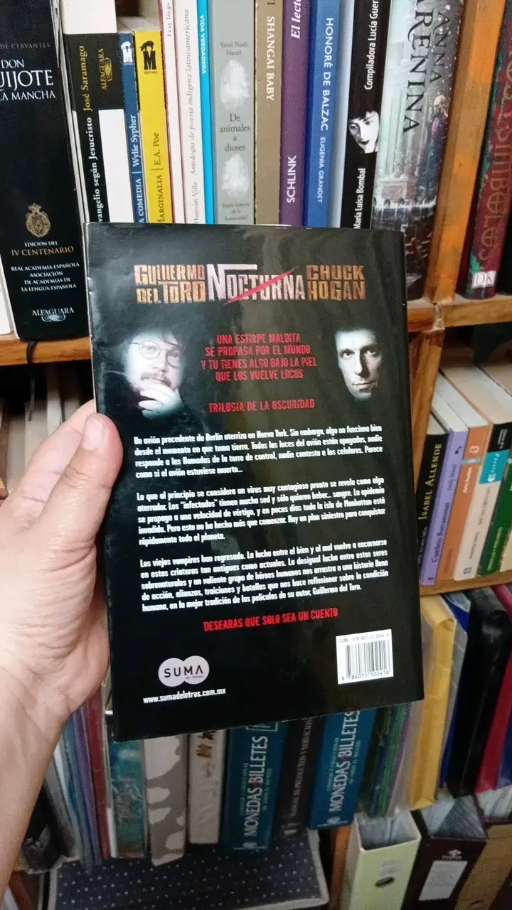 Libro Nocturna de Guillermo del Toro y Chuck Hogan - 2