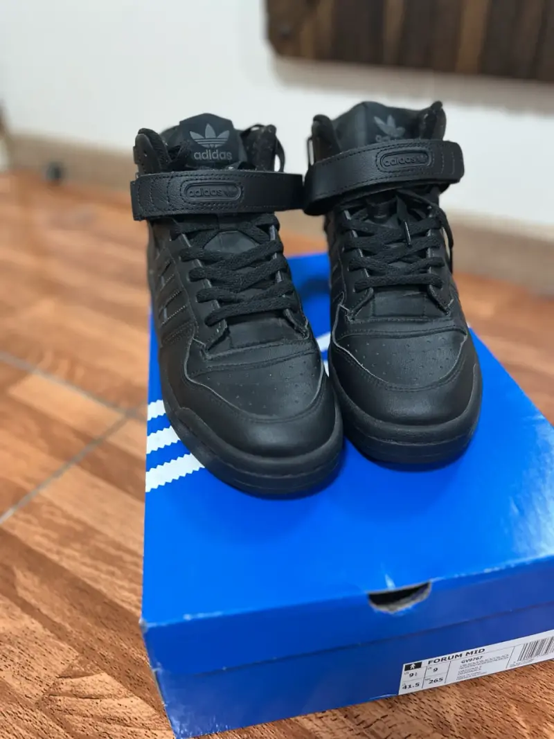 Adidas Forum Mid – Triple Black | Talla 41.5 - 2