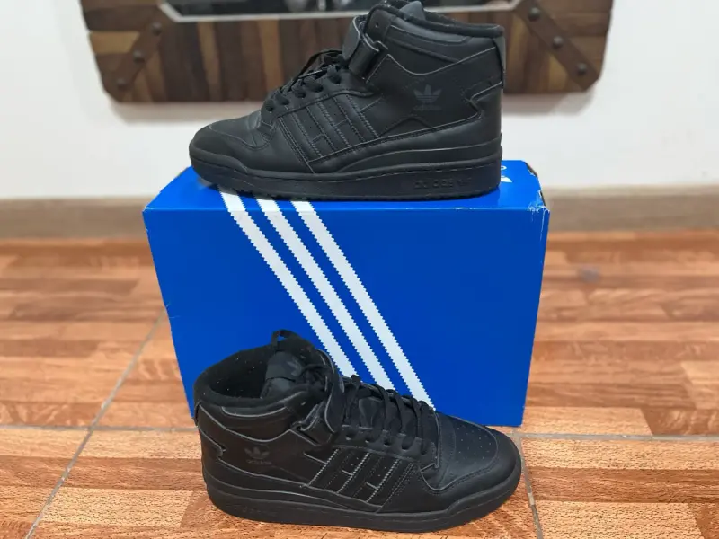 Adidas Forum Mid – Triple Black | Talla 41.5 - 4