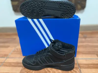 Adidas Forum Mid – Triple Black | Talla 41.5 - miniatura 5
