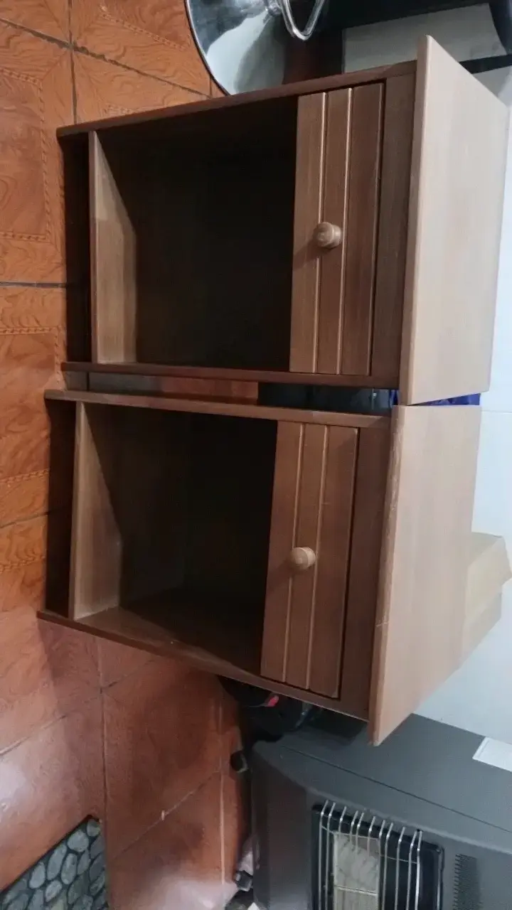 Mueble de madera con cajones