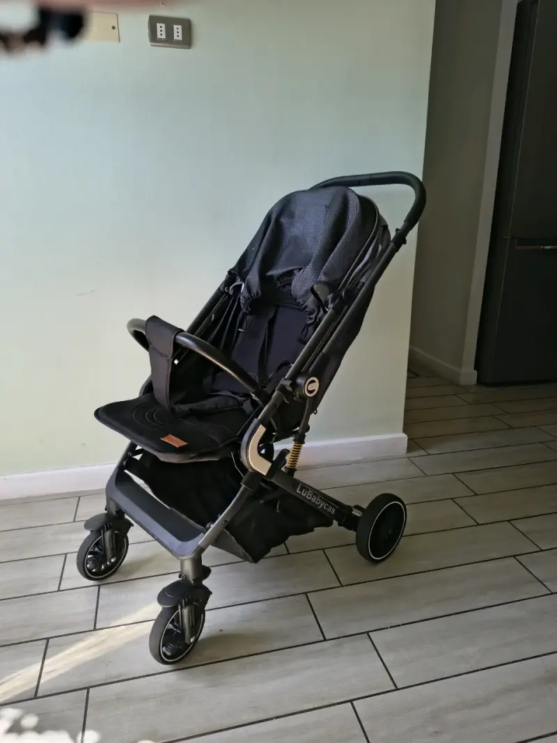 Coche de bebé plegable negro Lubaby - 2