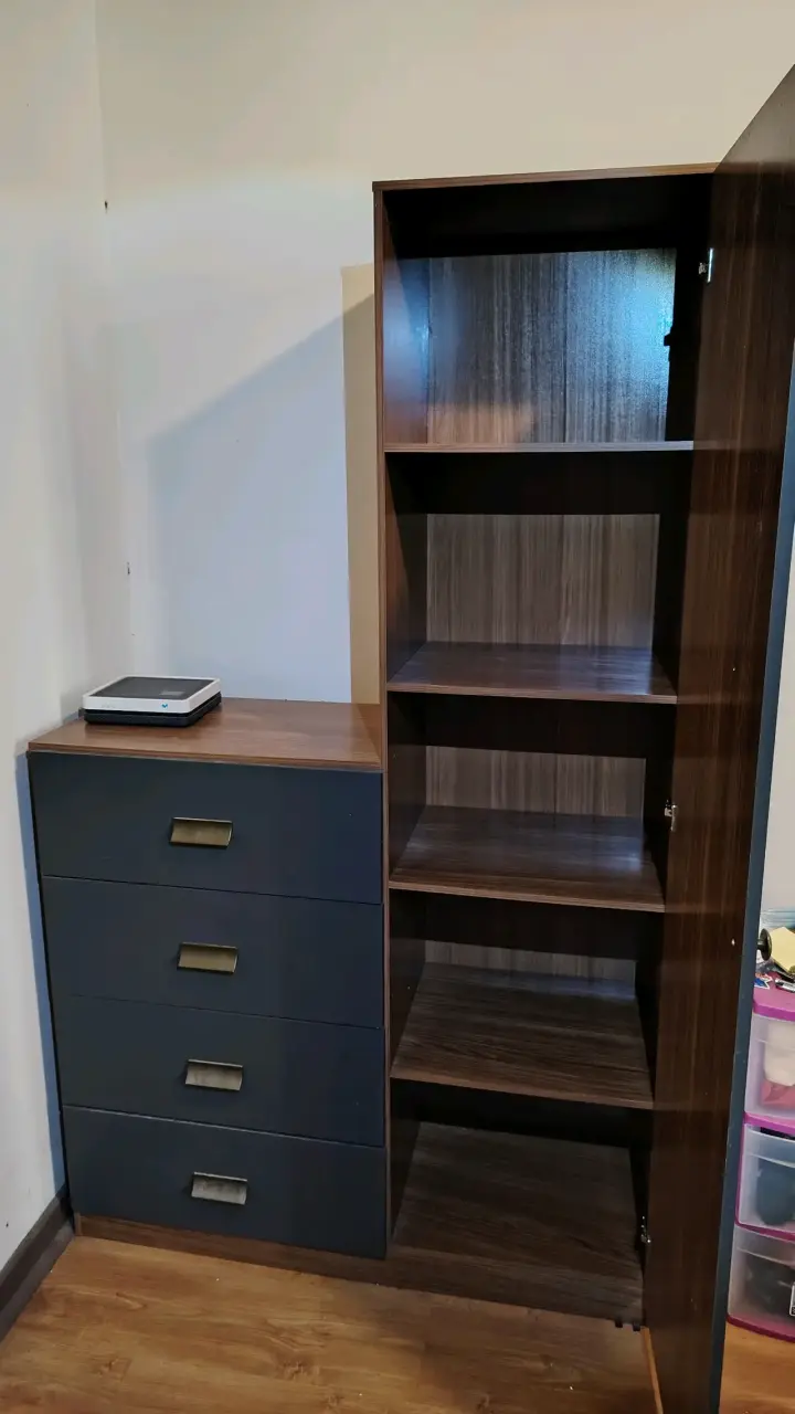 Armario con espejo y cajonera de madera - 2