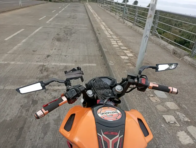 Moto Honda CBR 1900R Repsol en buen estado - 2