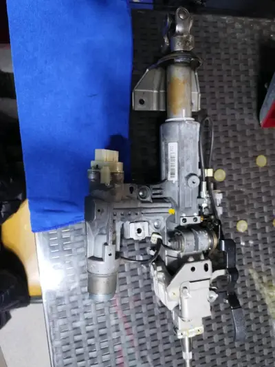 Columna de dirección eléctrica Hyundai con llave - miniatura 1