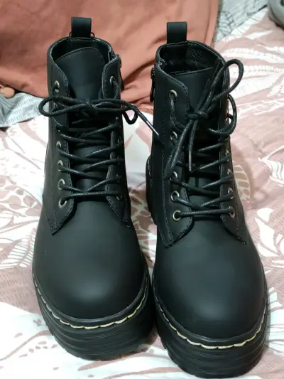 Botines negros con plataforma y cordones - miniatura 2