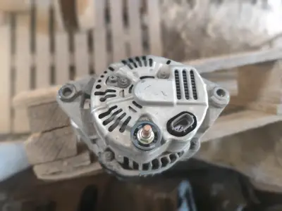 Alternador Denso Usado para Auto - miniatura 2