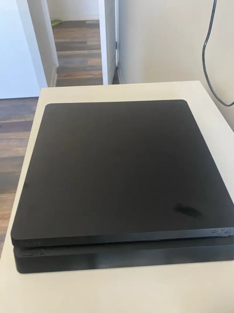 Consola Ps4 con 2 controles en buen estado - 2
