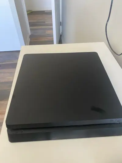 Consola Ps4 con 2 controles en buen estado - miniatura 2
