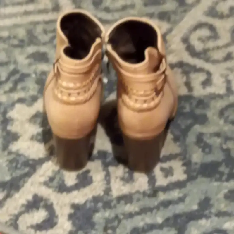 Botines de cuero beige con tacón medio, - 1