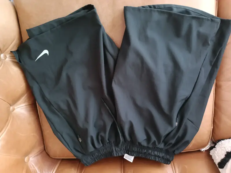 Shorts deportivos negros Nike para hombre - 4