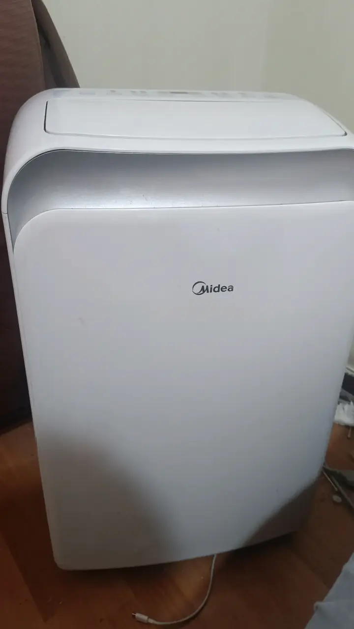 Aire acondicionado portátil Midea en buen estado